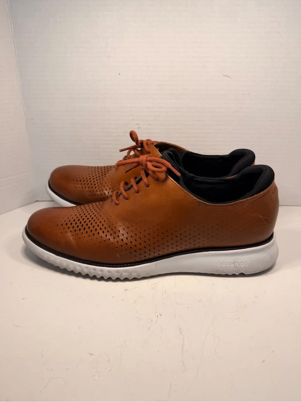 Cole Haan Men's 2. ZEROWGRAND Perforated Leather Laser Cut Oxfords Size 10.5